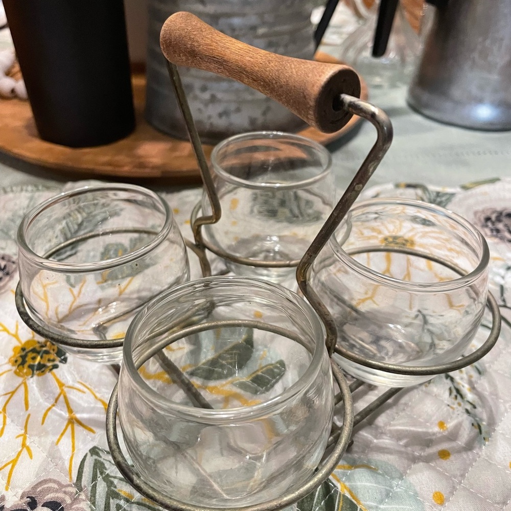 Vintage cocktail drink caddy